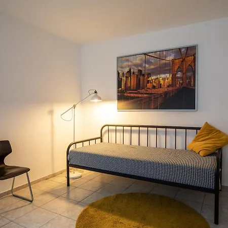 Urbanes In Gaeste-wohnung * Stuttgart