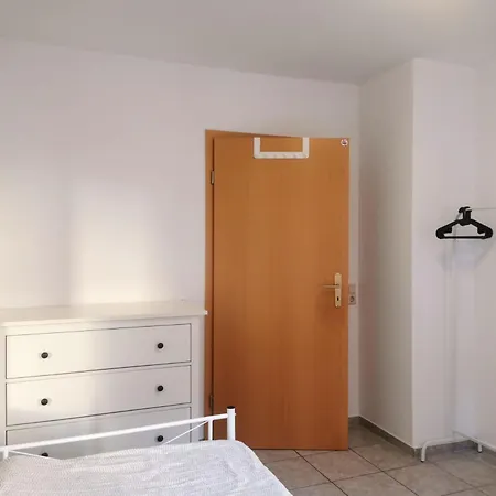 Urbanes In Gaeste-wohnung בית אירוח