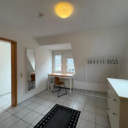 Urbanes In Gaeste-wohnung בית אירוח